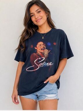 Selena Graphic Black Women's Tee - Classic Band Shirt Size L